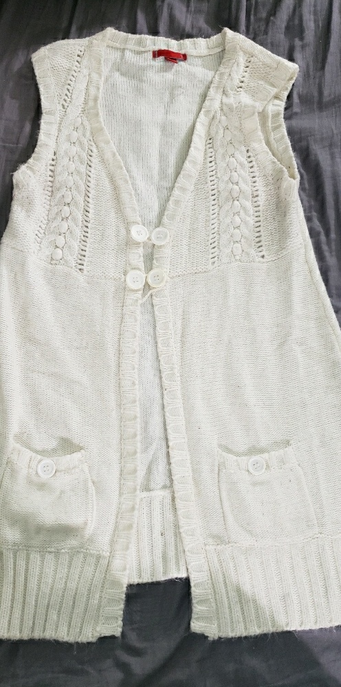 Cream, sleeveless sweater